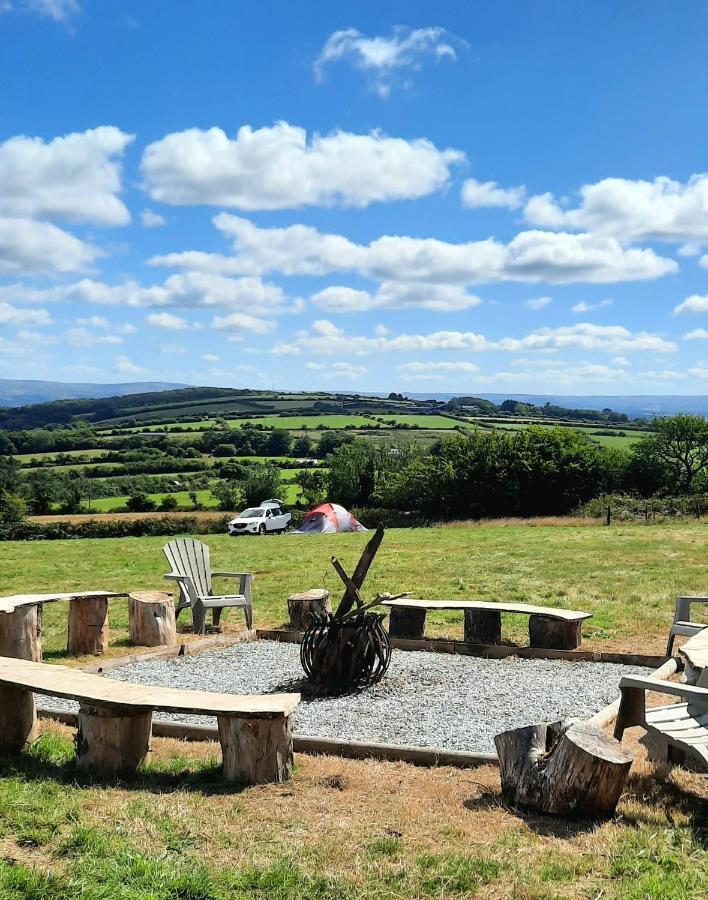 Summit Camping Kit Hill Cornwall Panoramic Views Grass Pitch From 15Pn Or Bella Bell Tent 75Pn Callington Екстер'єр фото